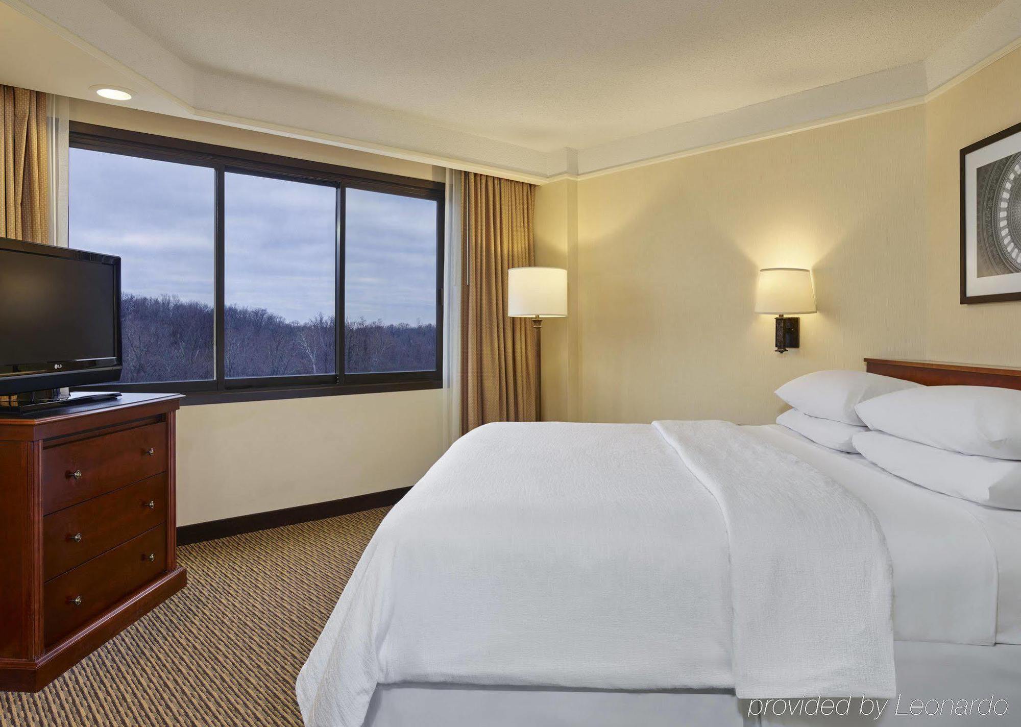 เอมบาสซี สวีท บาย ฮิลตัน ไทสัน คอร์เนอร์ Hotel ไทซันส์คอร์เนอร์ ภายนอก รูปภาพ