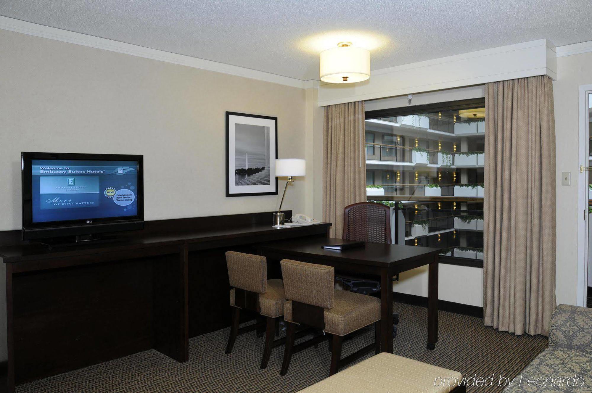 เอมบาสซี สวีท บาย ฮิลตัน ไทสัน คอร์เนอร์ Hotel ไทซันส์คอร์เนอร์ ห้อง รูปภาพ