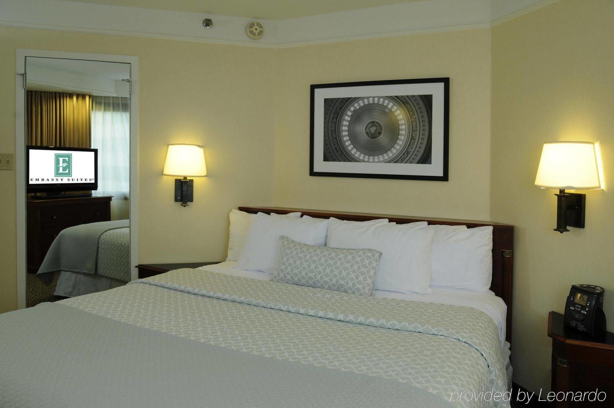 เอมบาสซี สวีท บาย ฮิลตัน ไทสัน คอร์เนอร์ Hotel ไทซันส์คอร์เนอร์ ห้อง รูปภาพ