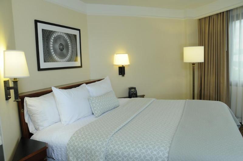 เอมบาสซี สวีท บาย ฮิลตัน ไทสัน คอร์เนอร์ Hotel ไทซันส์คอร์เนอร์ ภายนอก รูปภาพ